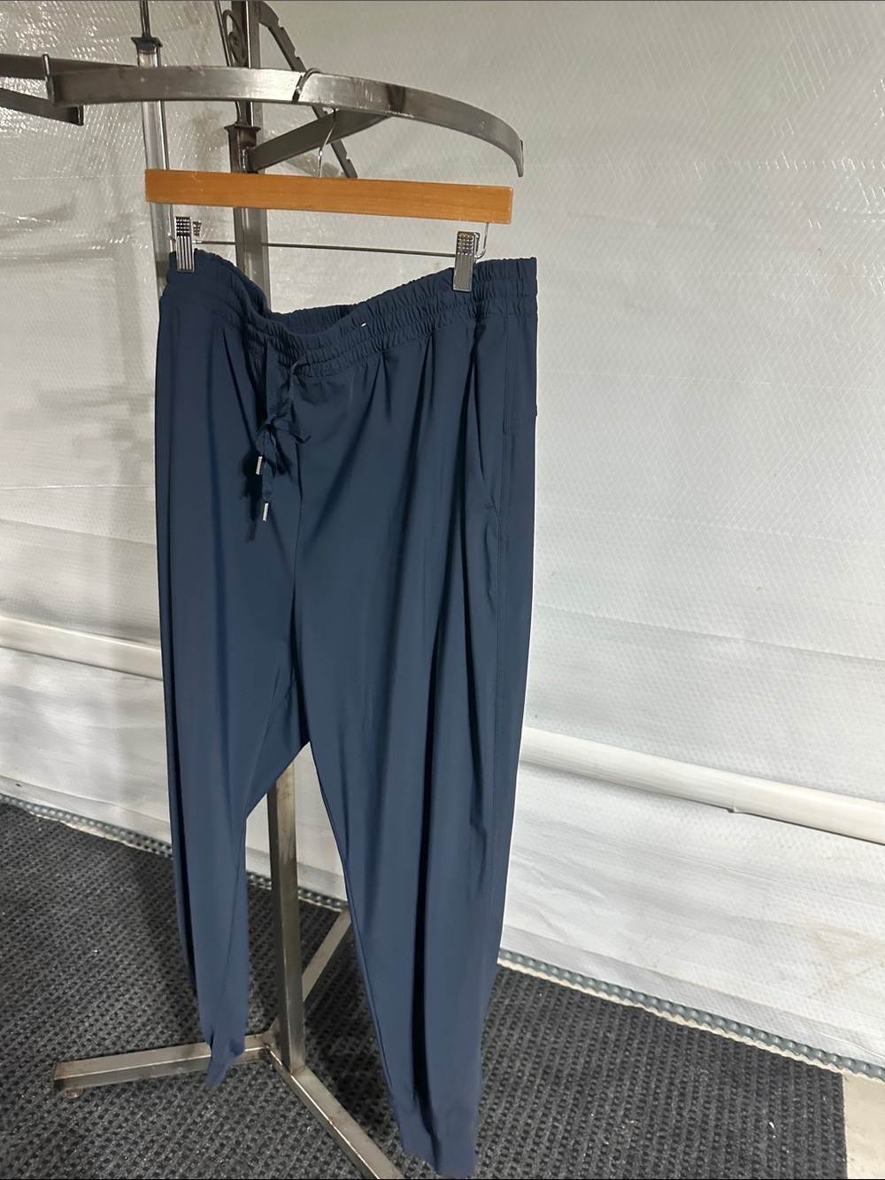 Old Navy Navy Drawstring Elastic Waist Joggers